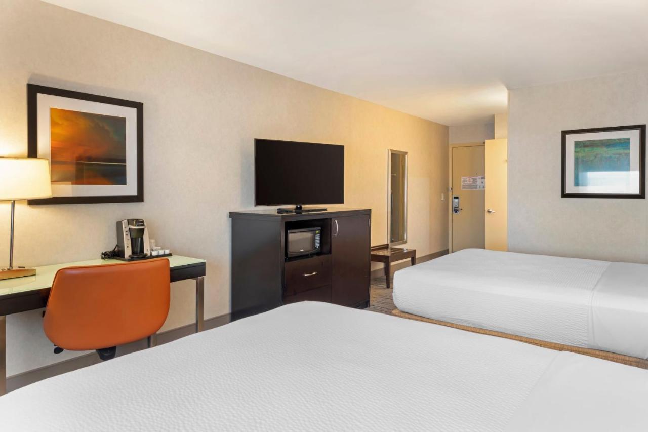 Standard Room with Two Queen Beds