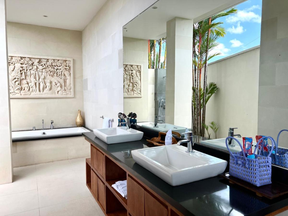 Suite with Pool View