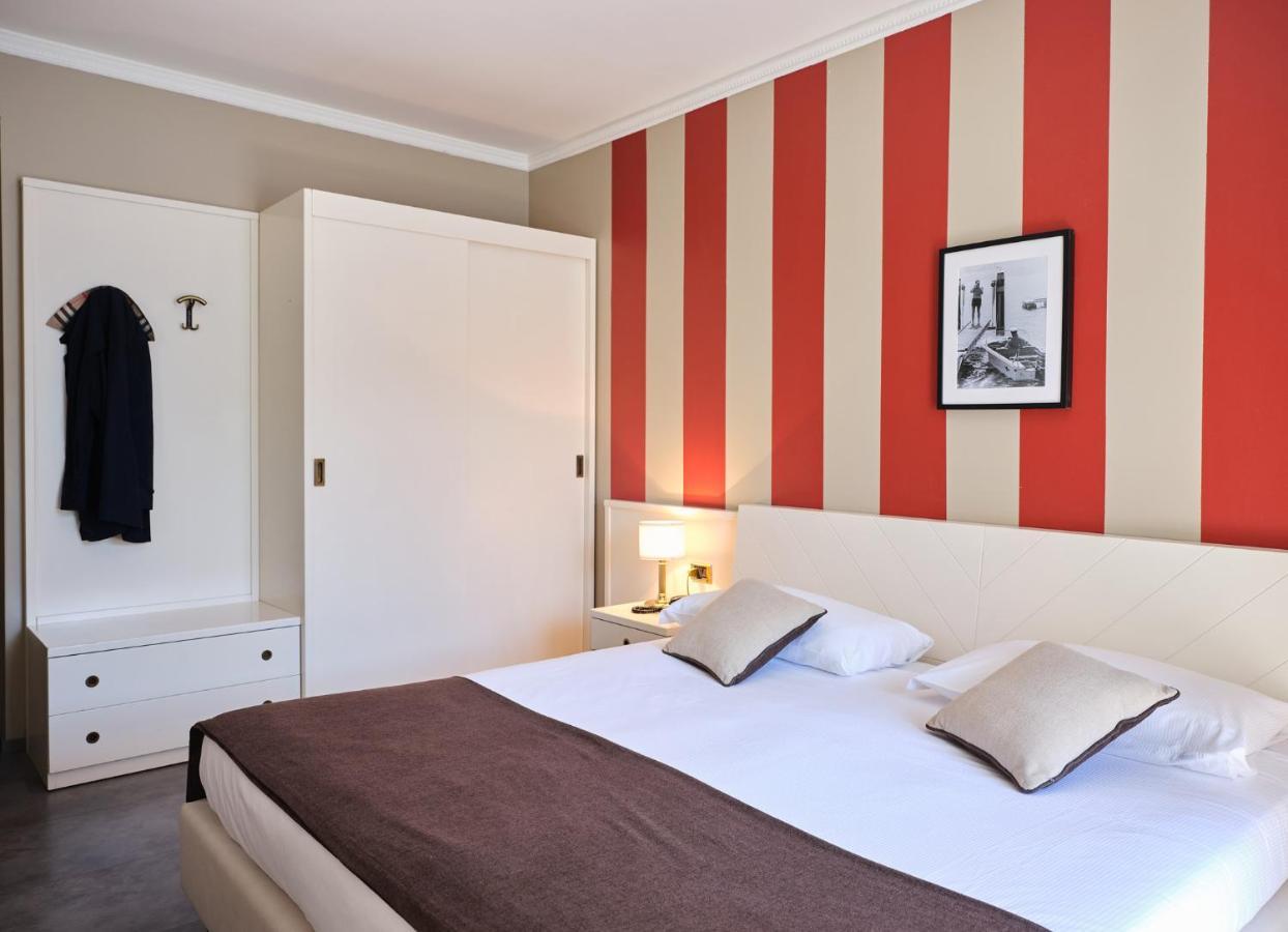 Standaard Tweepersoonskamer met 1 of 2 Bedden en Balkon
