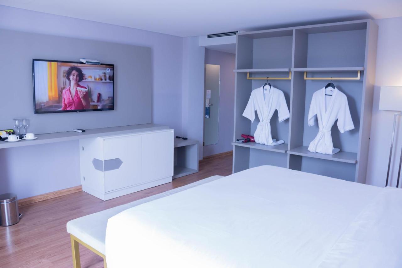 King Room with Pool View