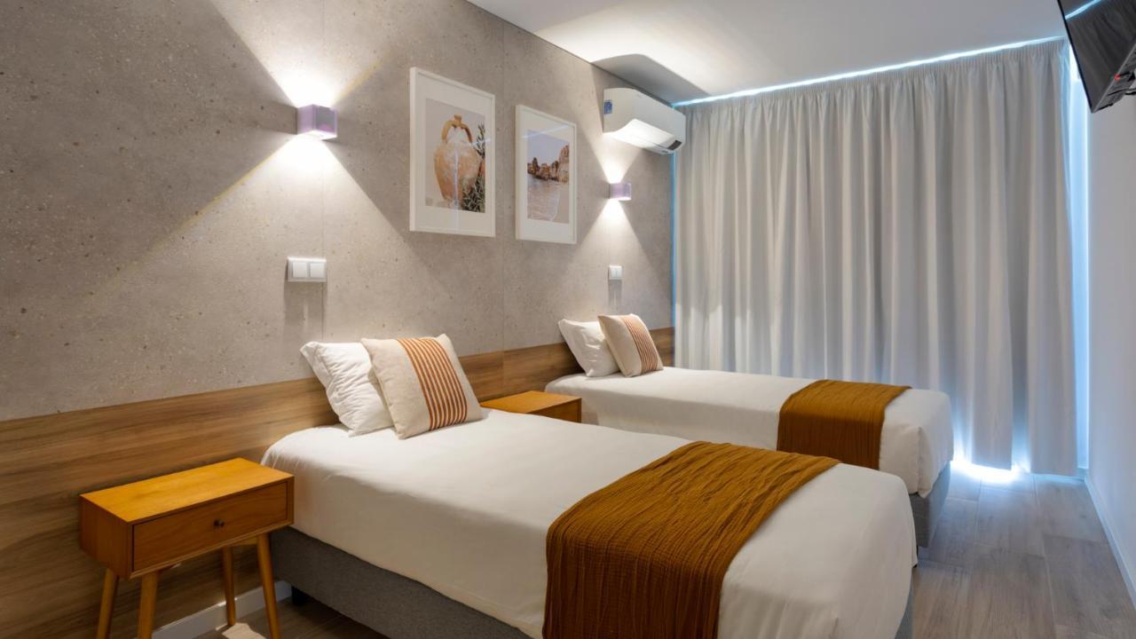Twin Room,1402640921:JPEG