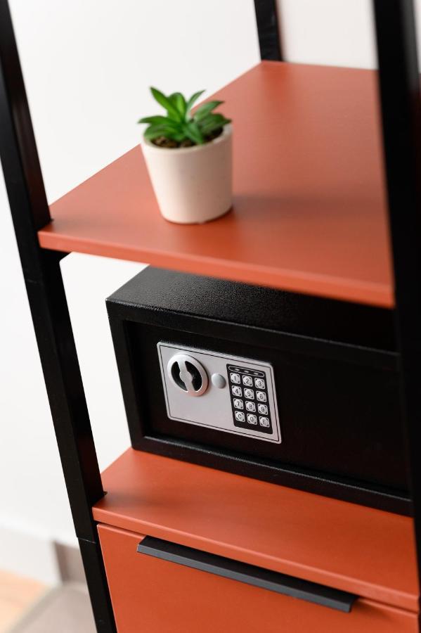 Deluxe Two-Bedroom Apartment with terrace,1656186237:JPEG