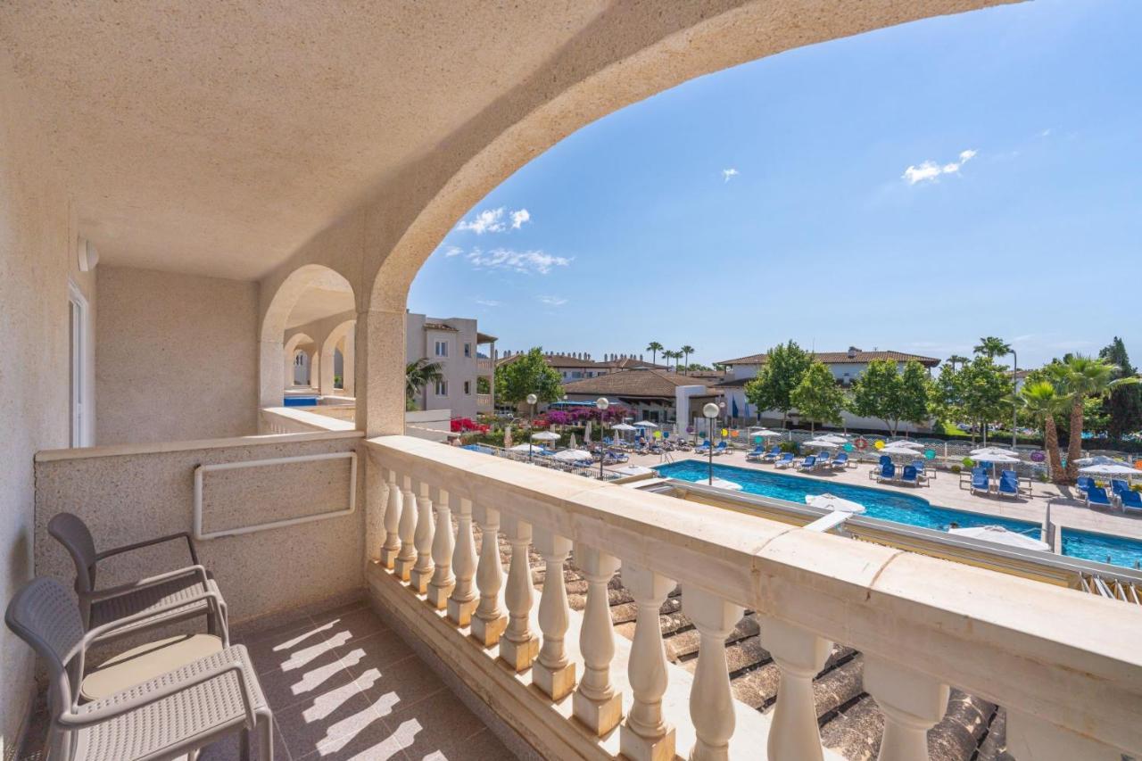 Junior Suite with Pool View,1398850571:JPEG