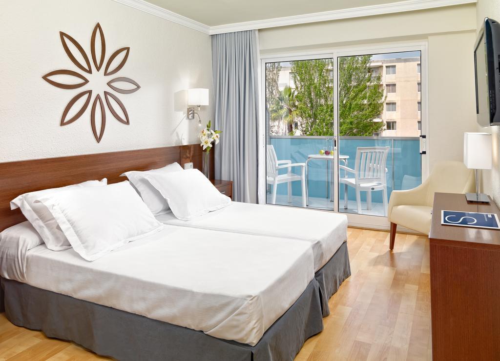 Chambre Double avec Lit d'Appoint (3 Adultes)