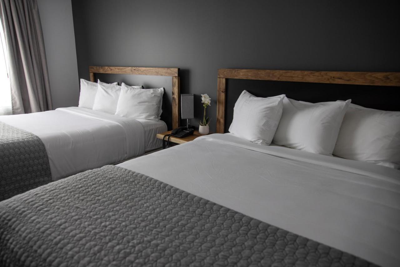 Deluxe Queen Room with Two Queen Beds
