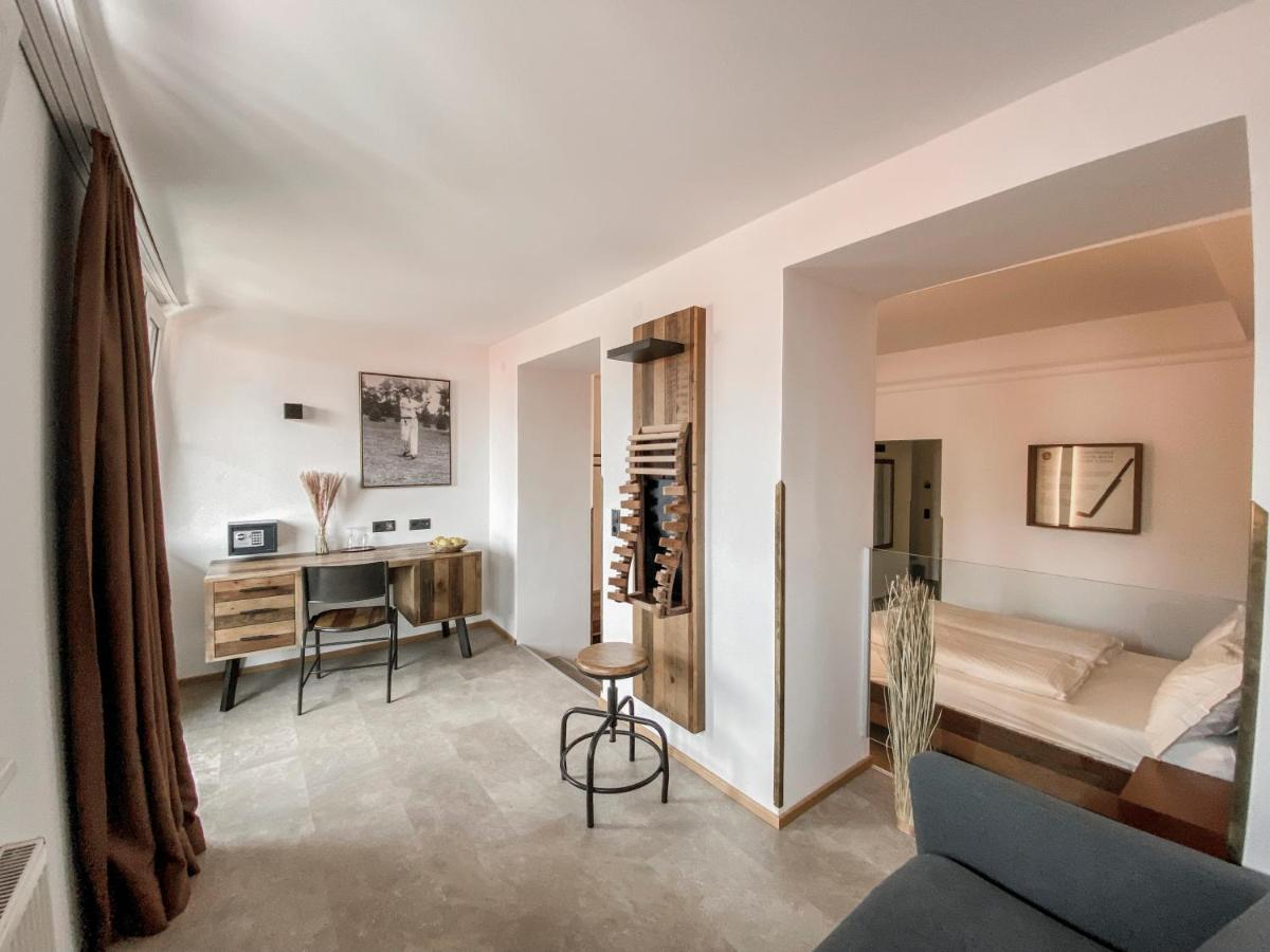 Business Double Room,1399935032:JPEG