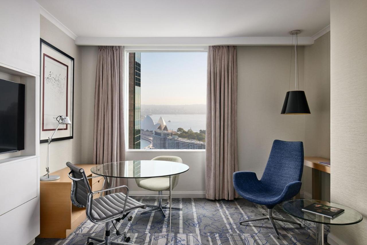 Executive Suite with Club lounge access Suite, 1 King Bed with Opera House View,1400130209:JPEG