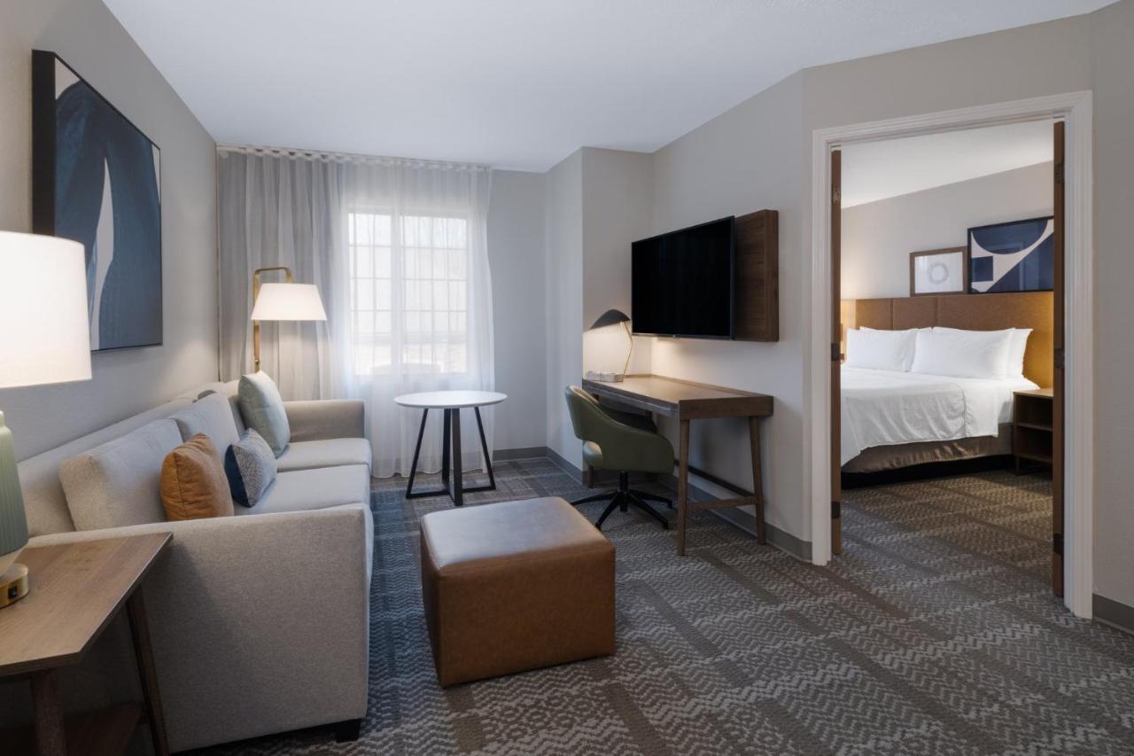 One-Bedroom King Suite
