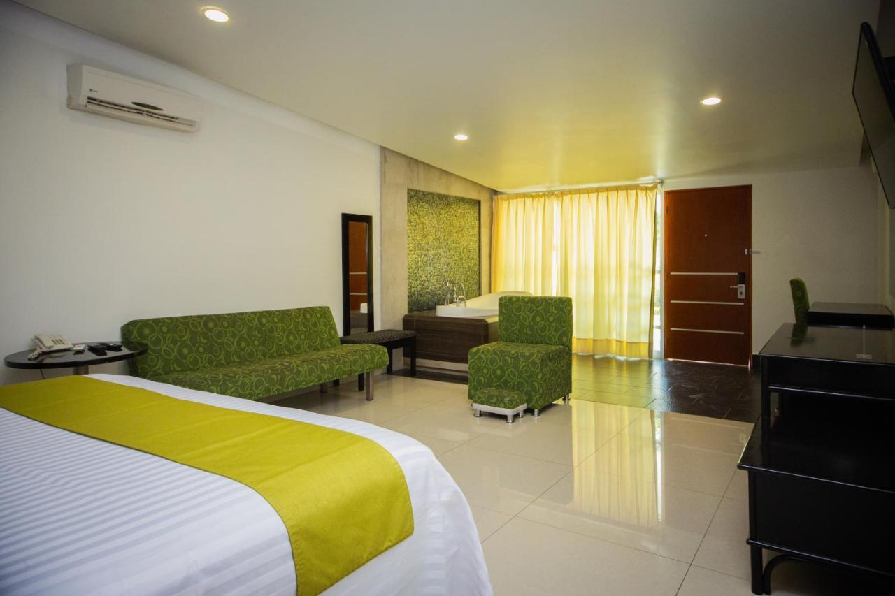 Suite with Spa Bath
