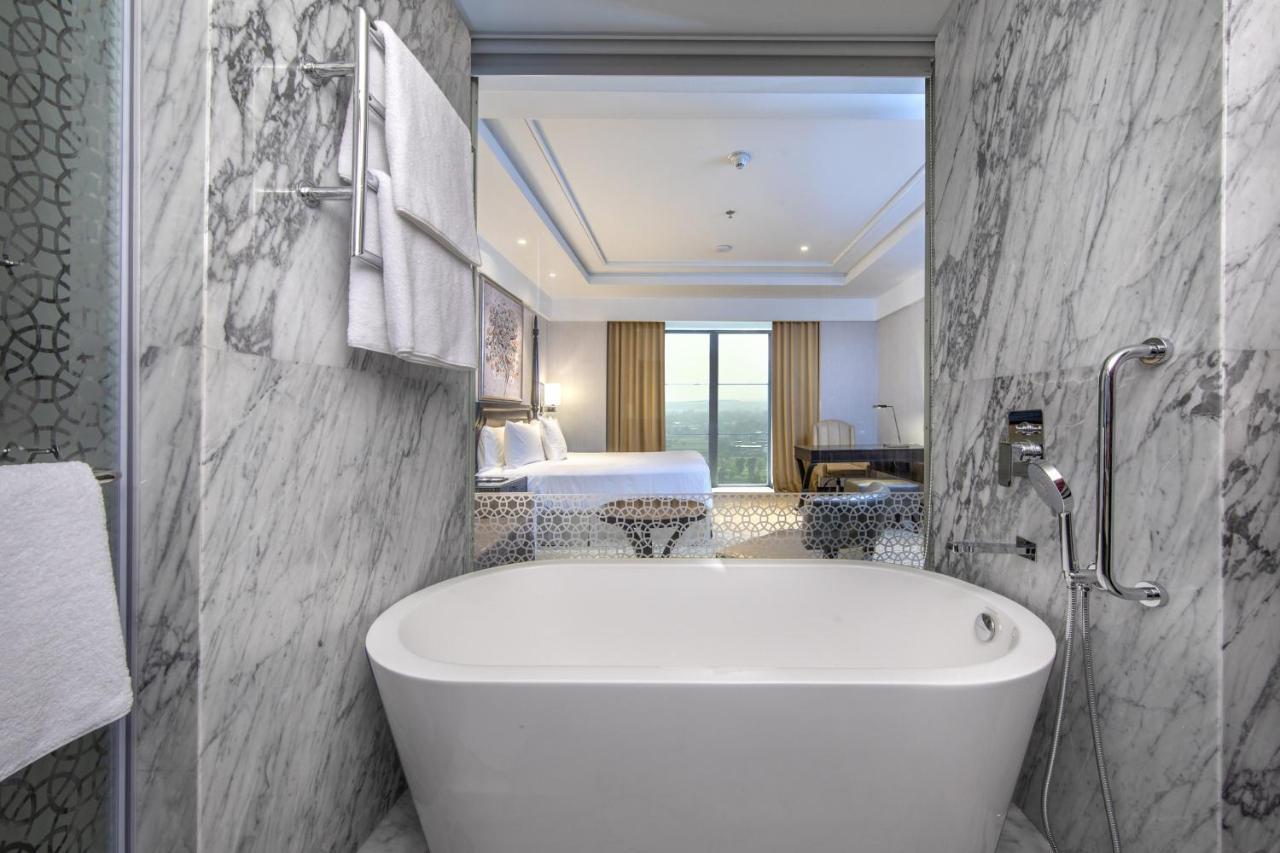 1 Bedroom Suite, 1 King