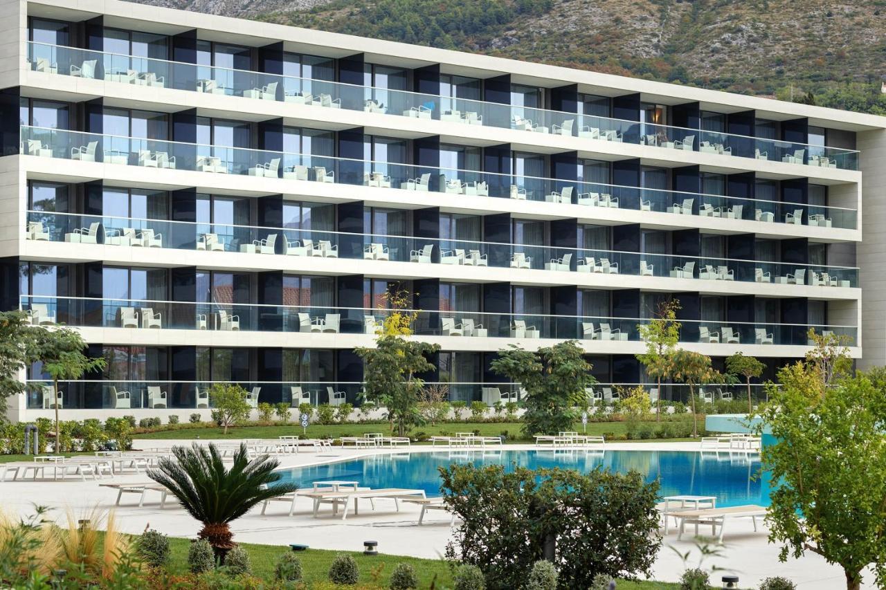 Deluxe King Room with Balcony and Sea View