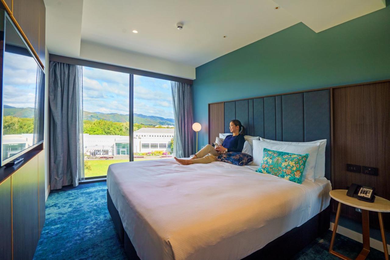 One-Bedroom Deluxe King Suite with Garden View