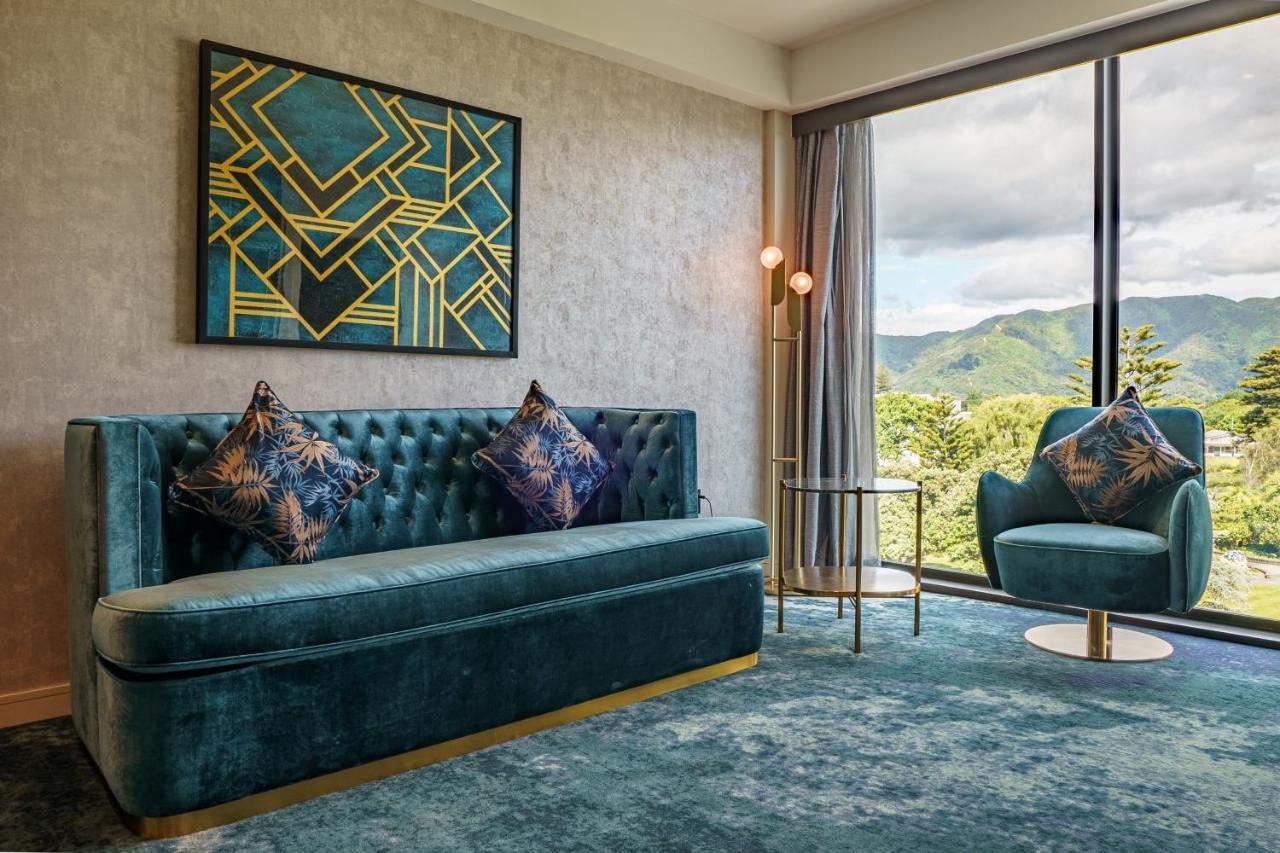 One-Bedroom Deluxe King Suite with River View