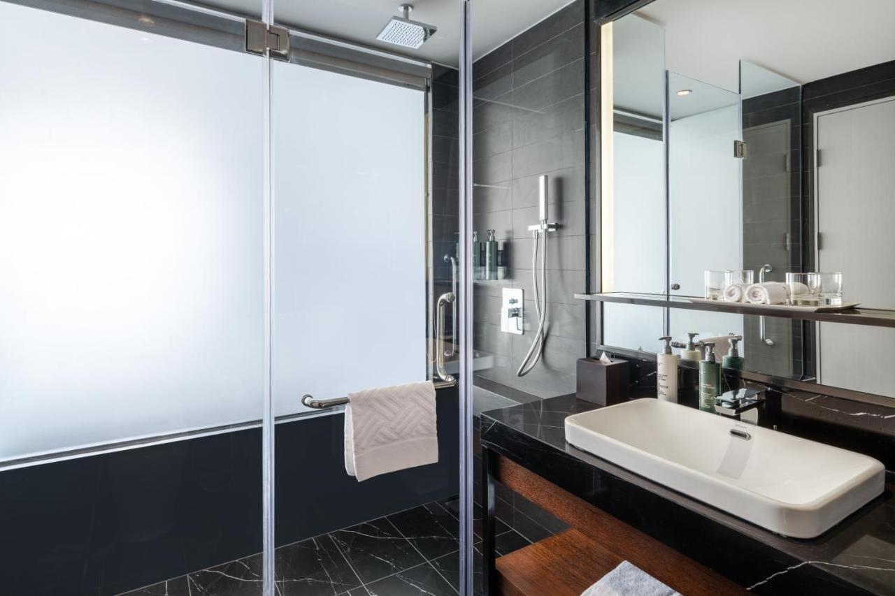 Deluxe Twin Room with Ocean View and Balcony