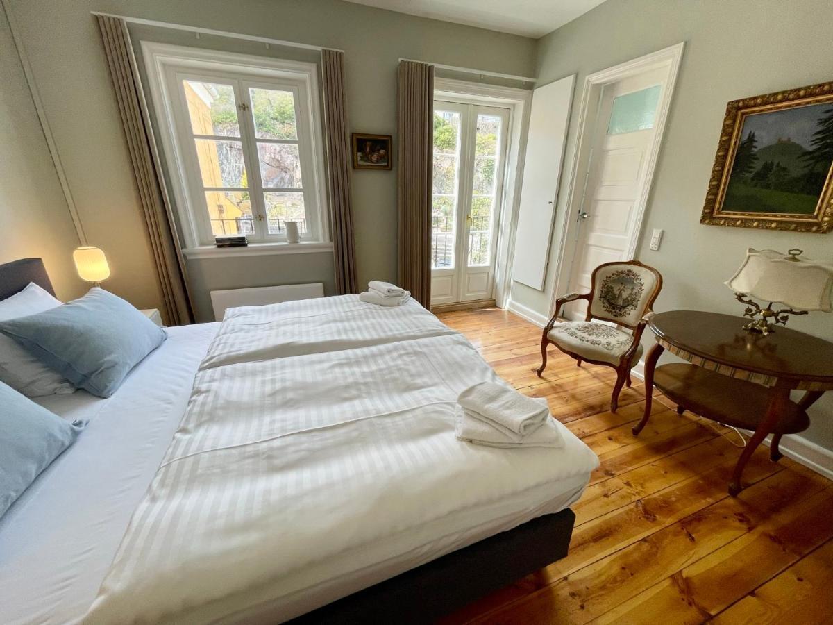 Double Room,1402693325:JPEG