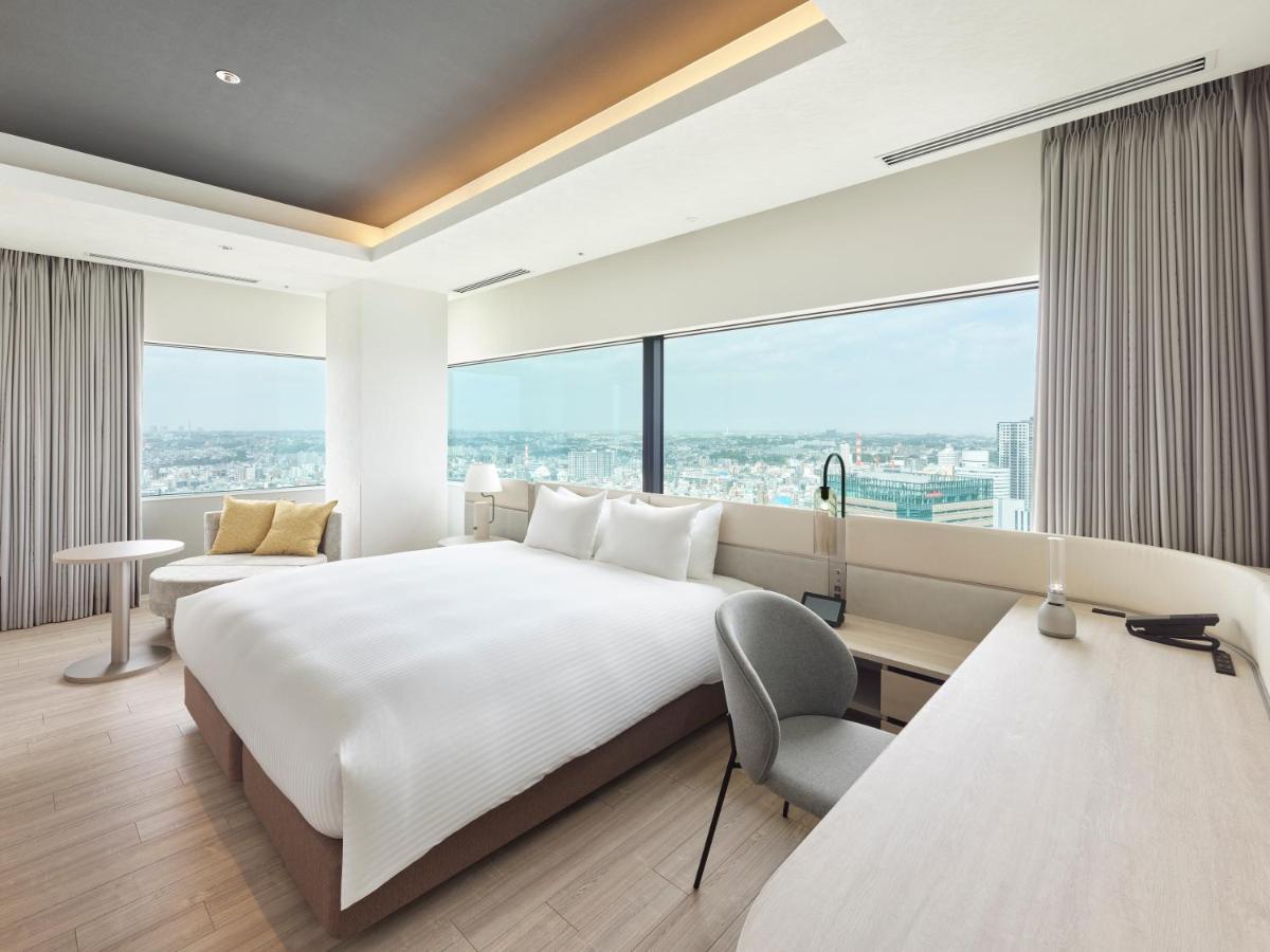 Deluxe Corner King Room