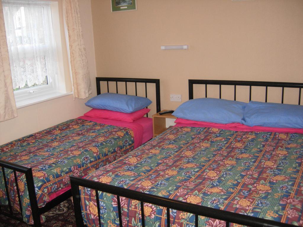 Triple Room with Bathroom