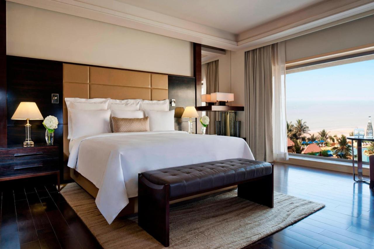 Royal Beach Suite, Executive lounge access, 1 King (Enjoy 10% off on Food & Soft Beverages and Laundry)