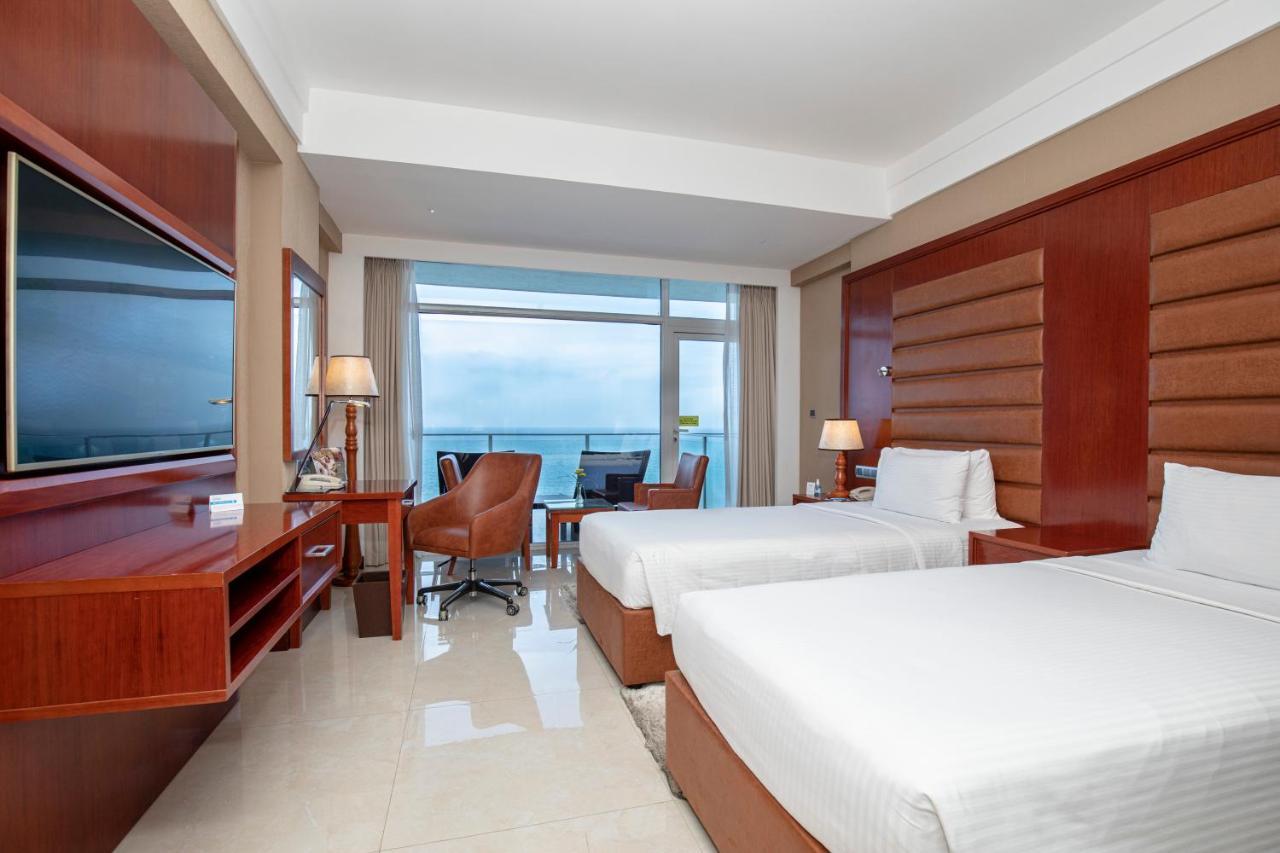 Signature Plus Sea View Twin Room Complimentary City Tour & Access to Beach Lounge