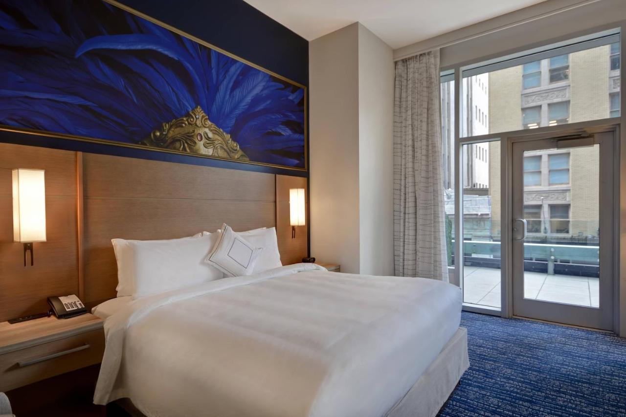 Estudio Amplio con balcón y vistas a la ciudad - 1 cama extragrande - Planta tercera