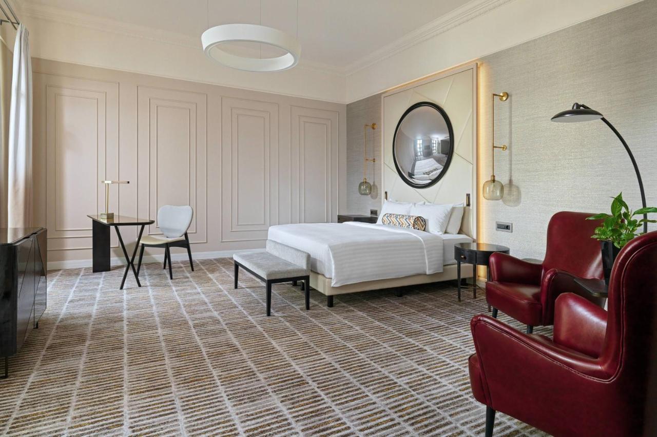 Junior Suite, Executive lounge access, 1 King, Sofa bed,1710026795:JPEG