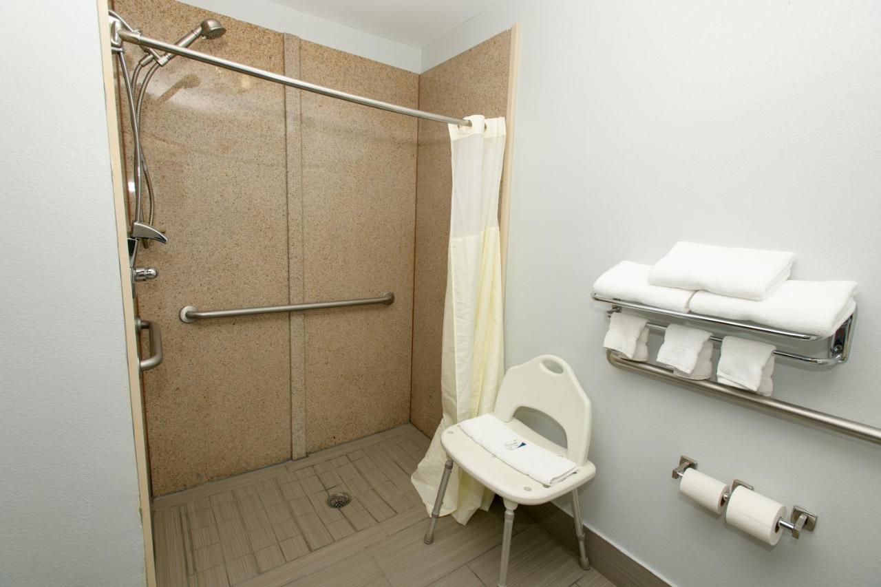 Queen Room - Disability Access