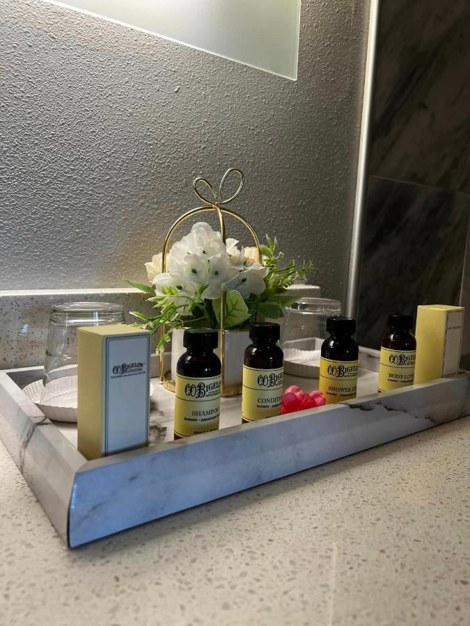 Deluxe Queen Suite