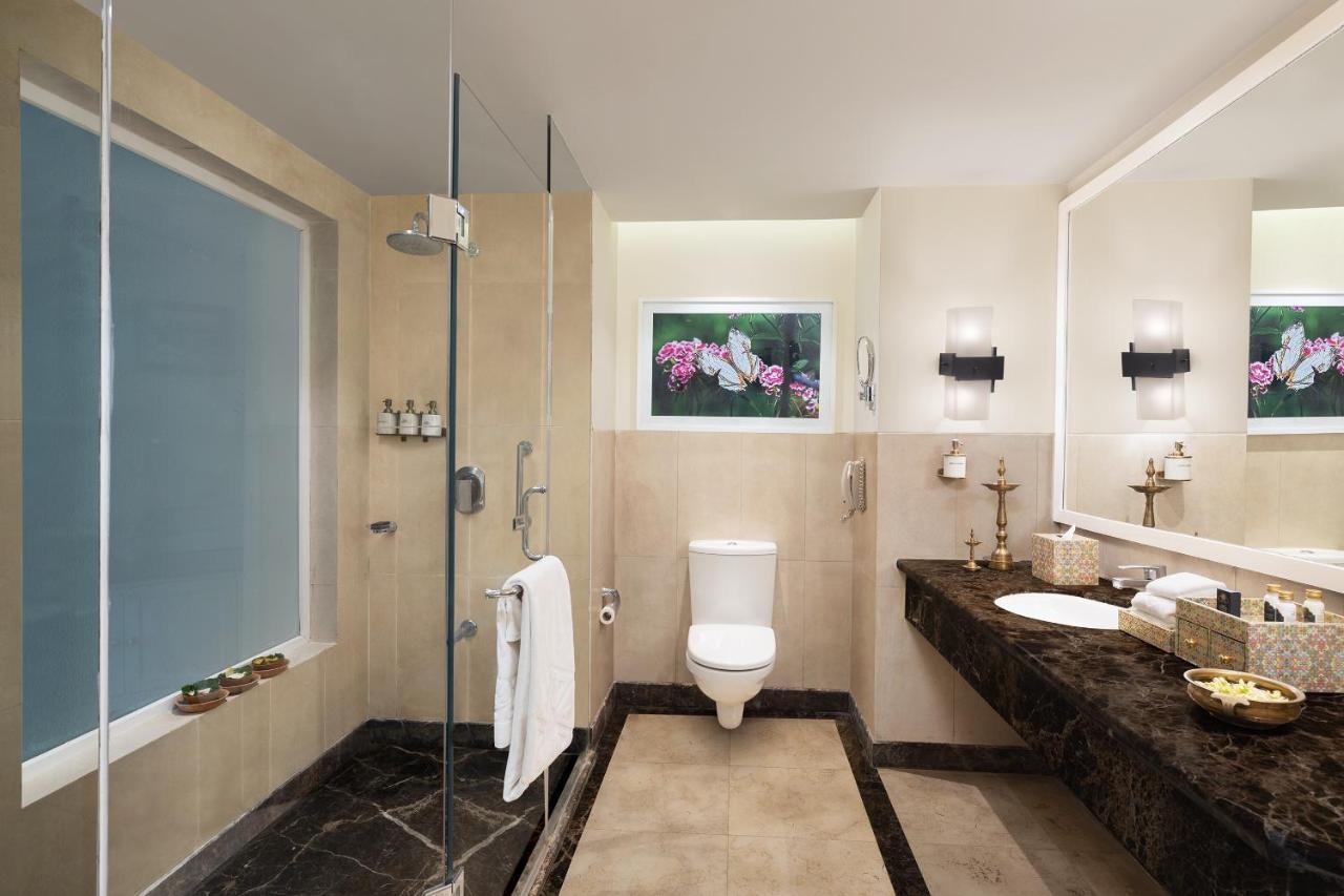 Superior Room King Bed Garden View
