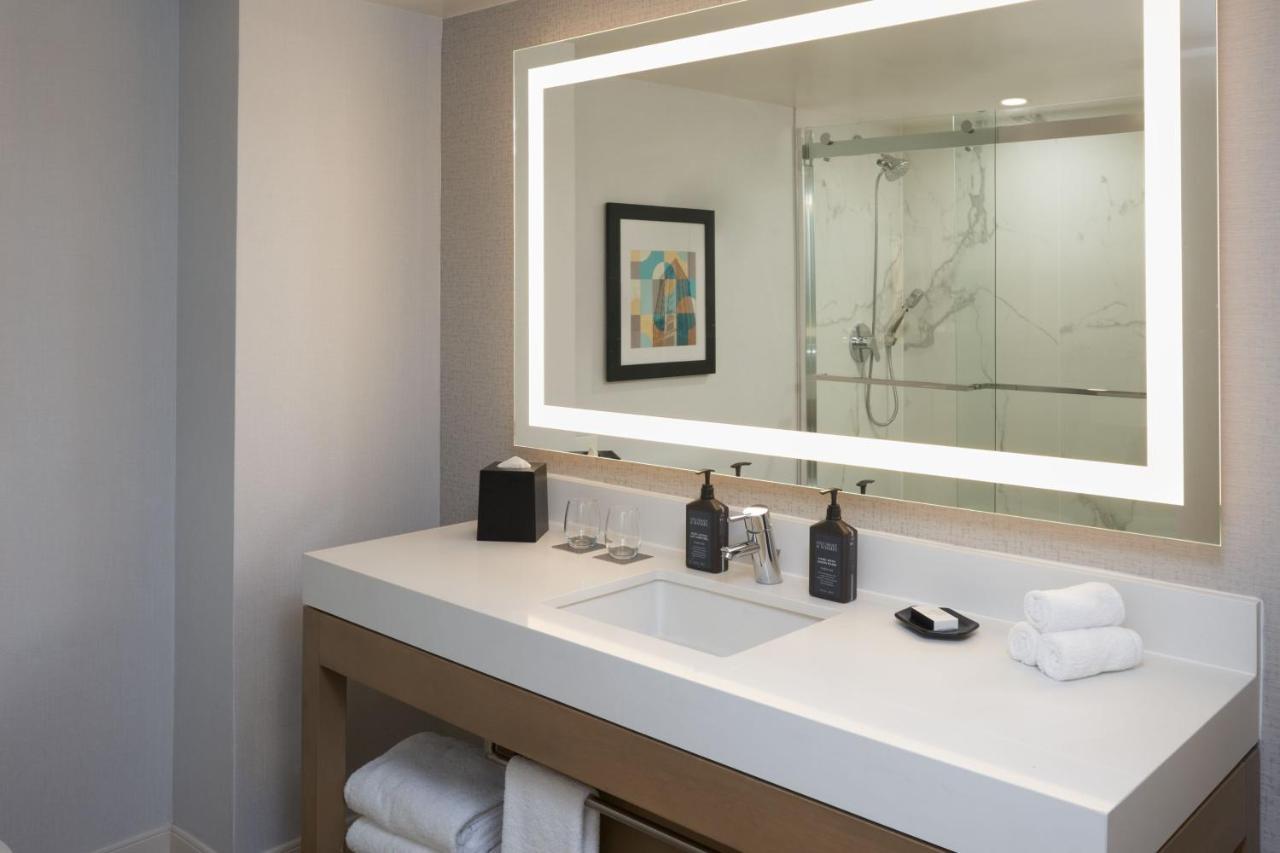 Suite Doble con vistas a la ciudad y cama grande