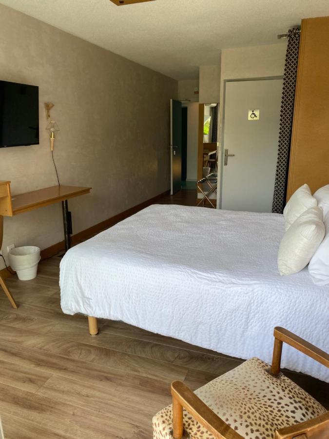 Chambre Double - Accessible aux Personnes à Mobilité Réduite