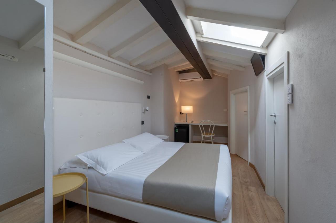 Doppel- oder Zweibettzimmer