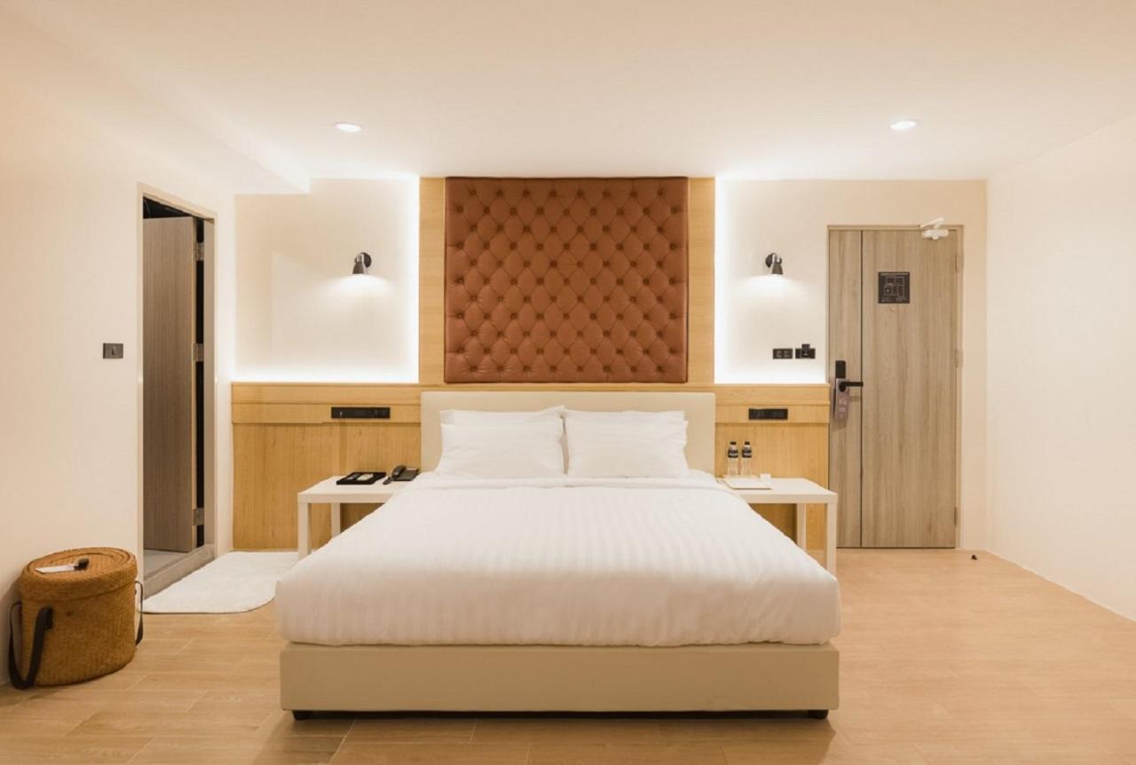 Superior King Room,1406466389:JPEG
