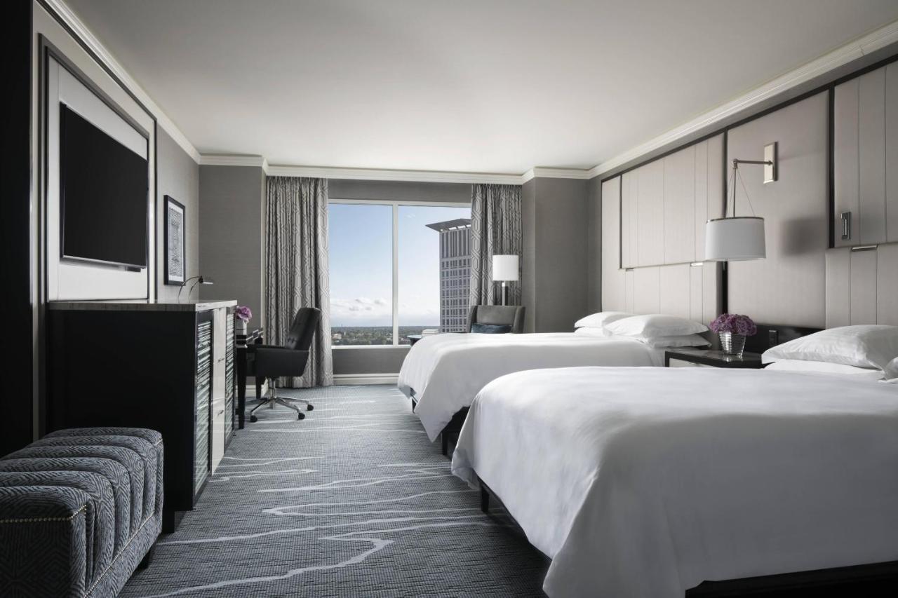 Club lounge access, Guest room, Queen