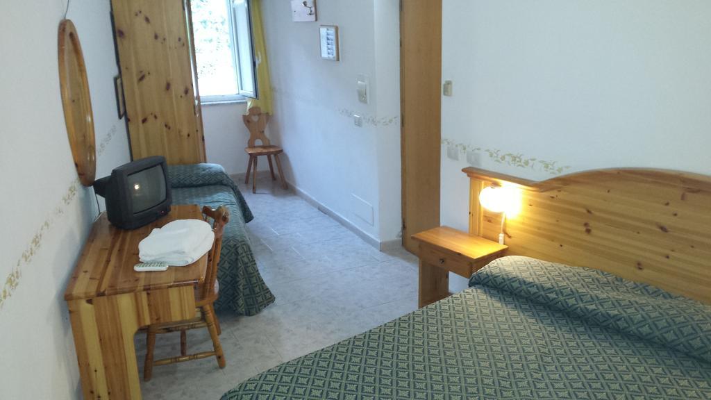 Economy Triple Room