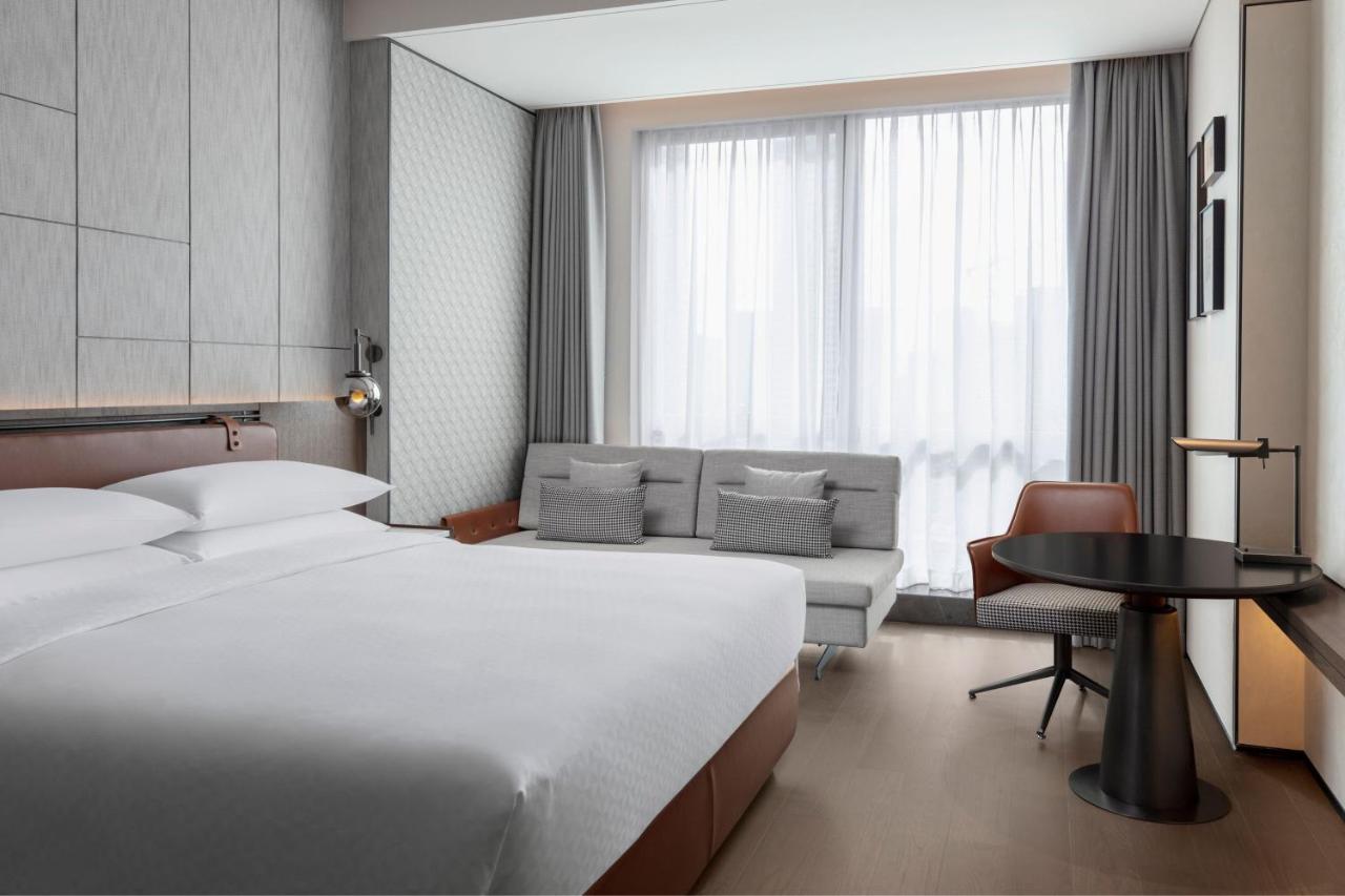 Collection, Guest room, 1 King, City view