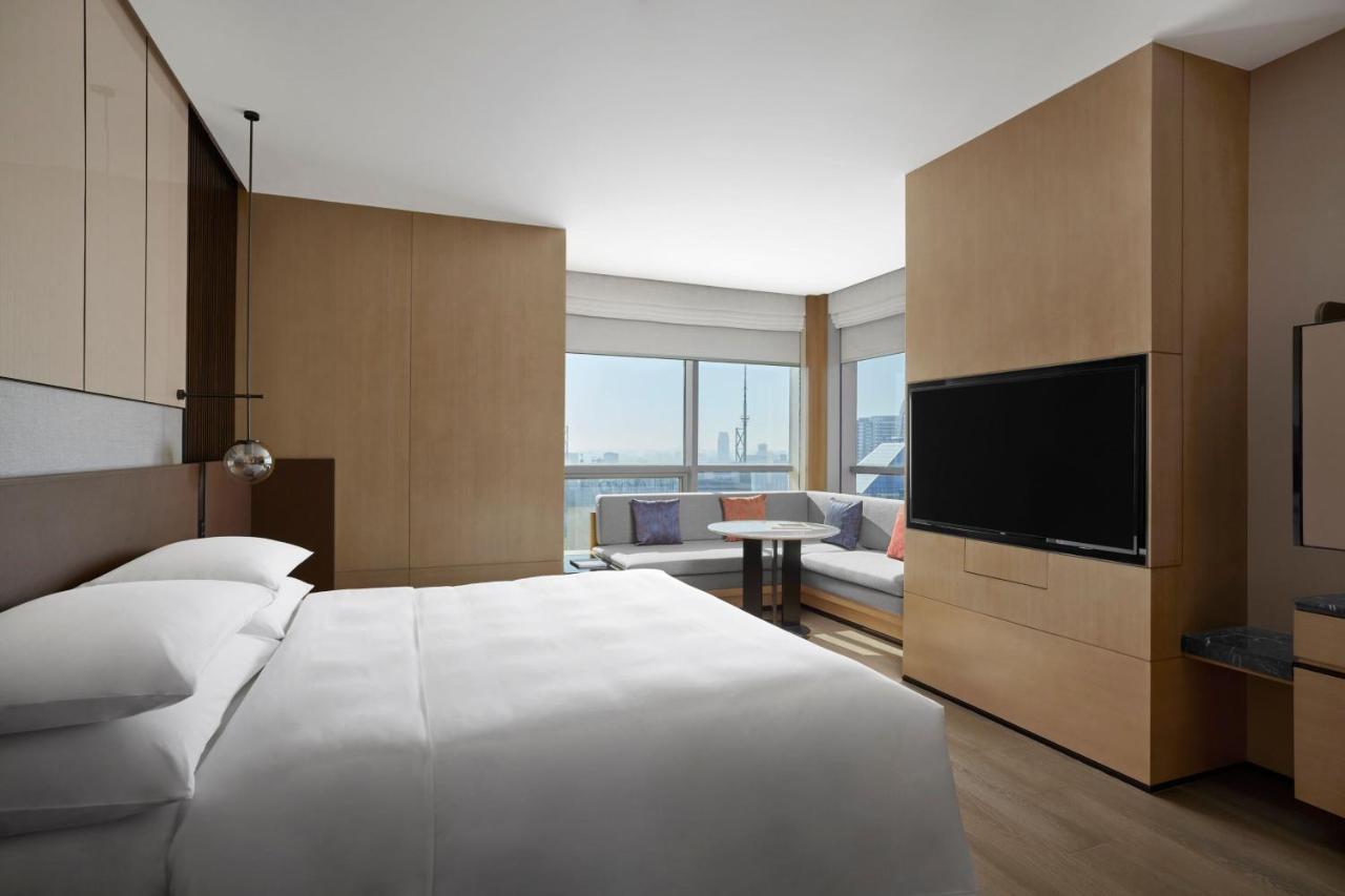 Premier King Room with 1 King, City view