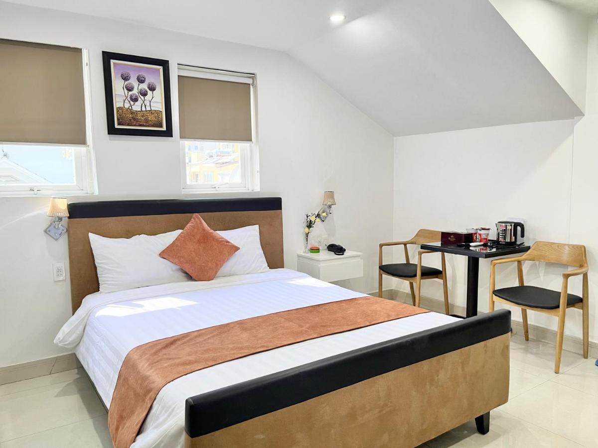 Deluxe Queen Room,1542238225:JPEG
