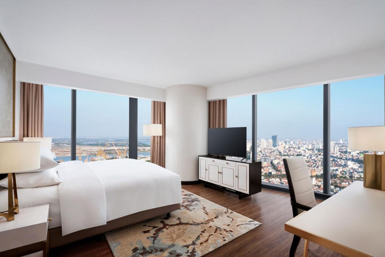 Sheraton Club King Skyline View