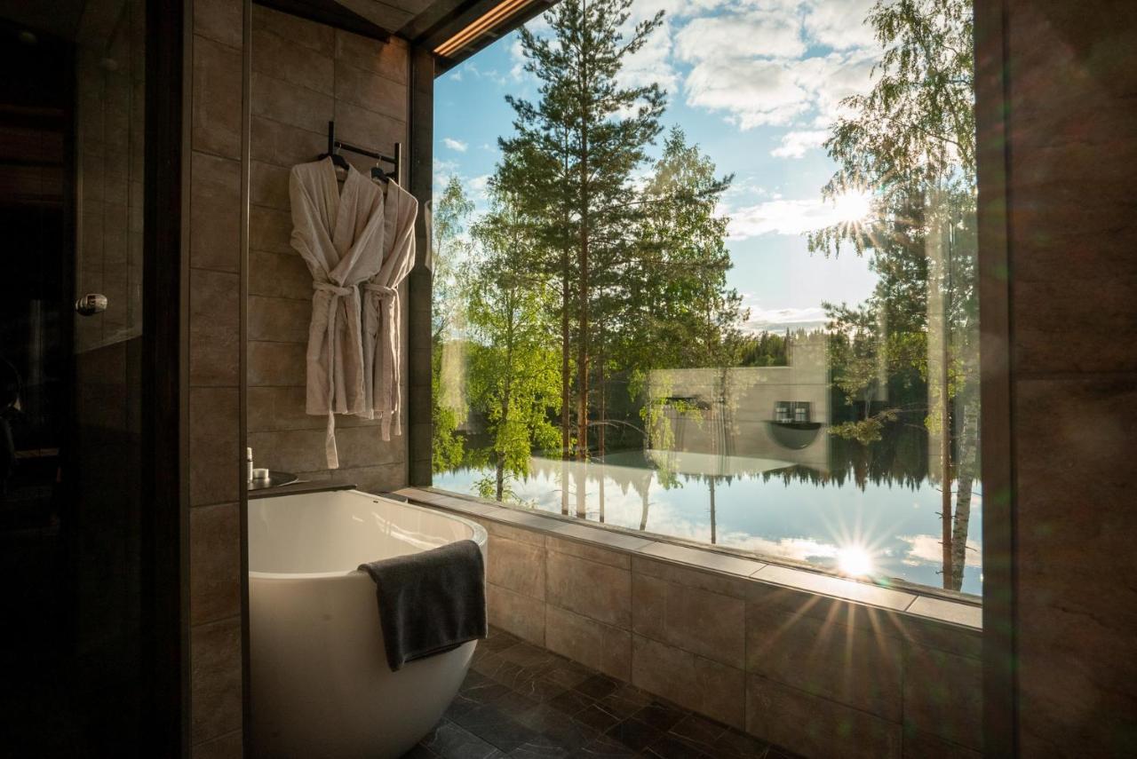 Suite with Lake View