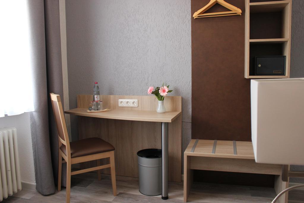 Single Room,141078030:JPEG