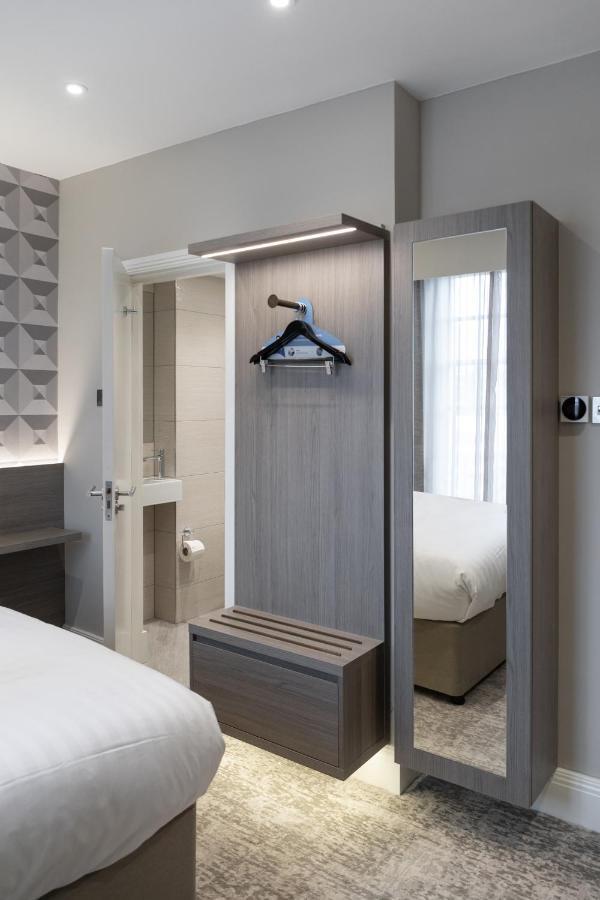 Deluxe Family Suite
