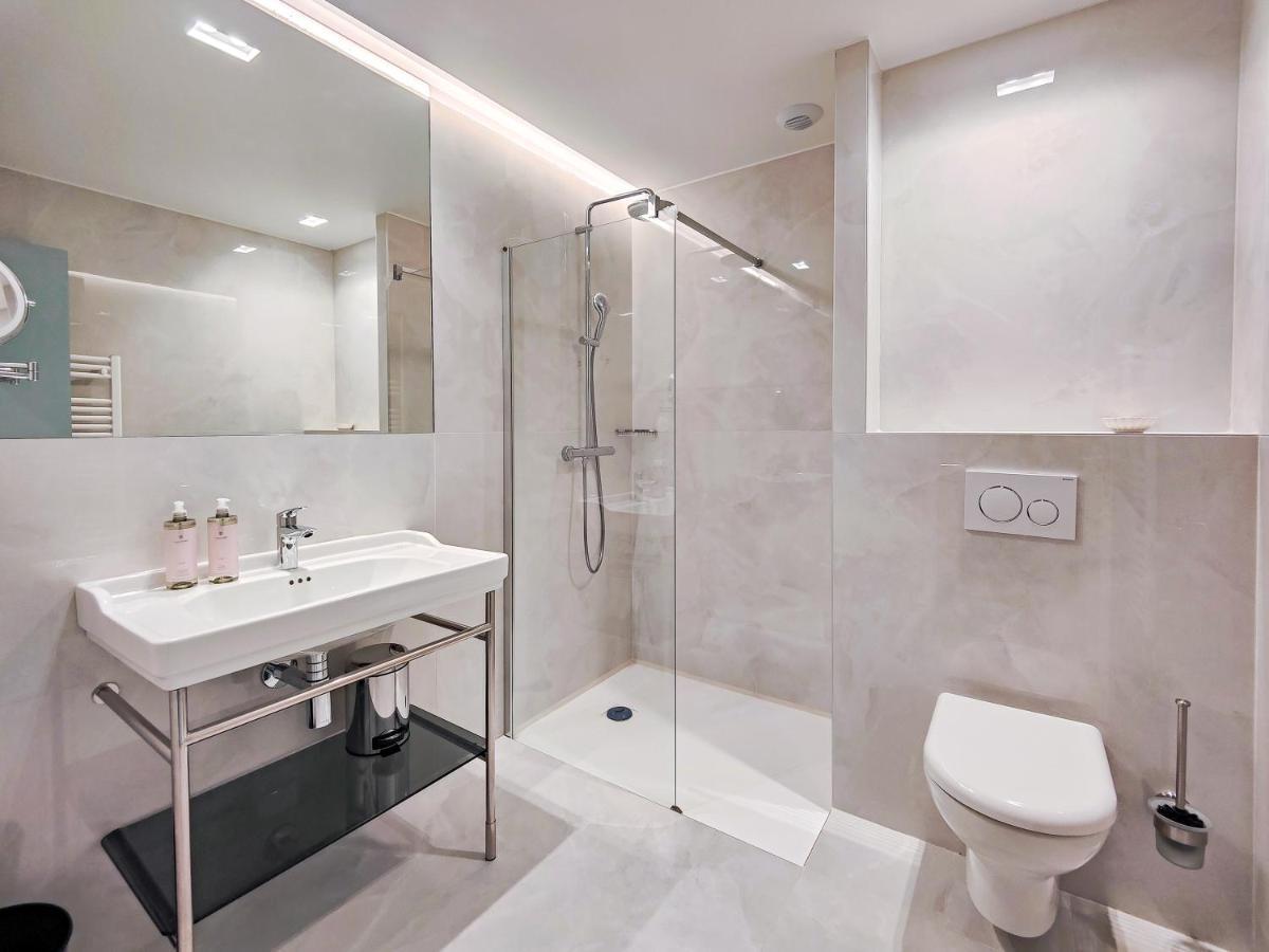 Executive Studio with Balcony,1417617189:JPEG