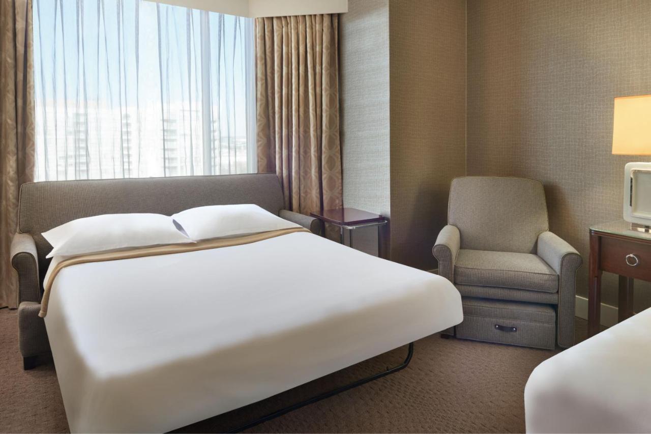 Premium Guest room with 1 King Bed