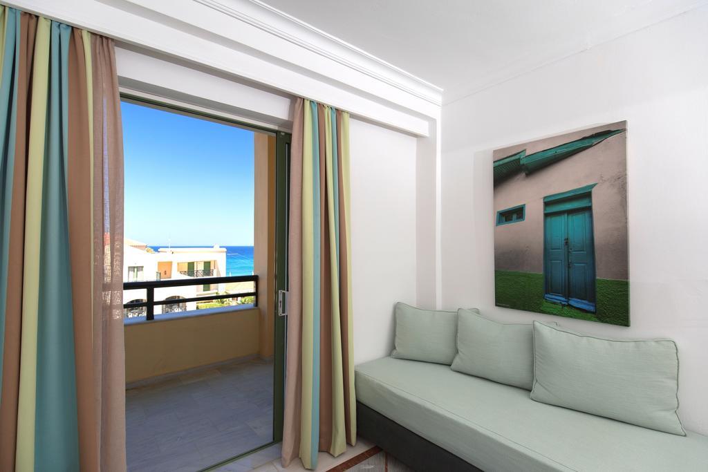 Double or Twin Room with Side Sea View