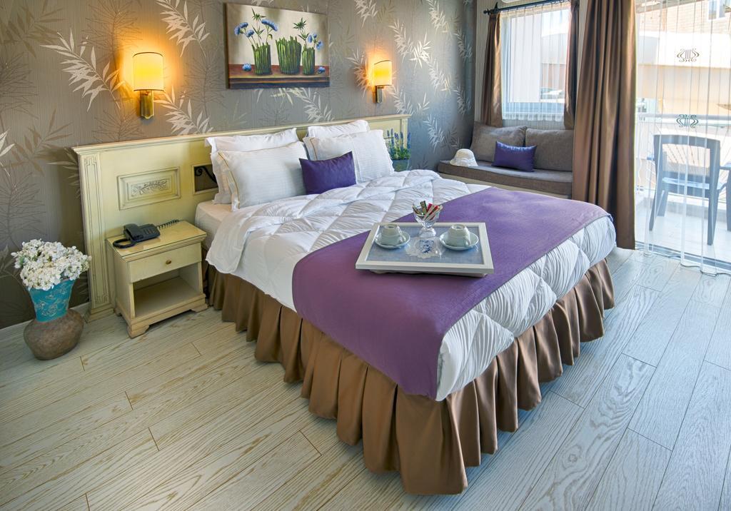 Standard Double Room,141117999:JPEG