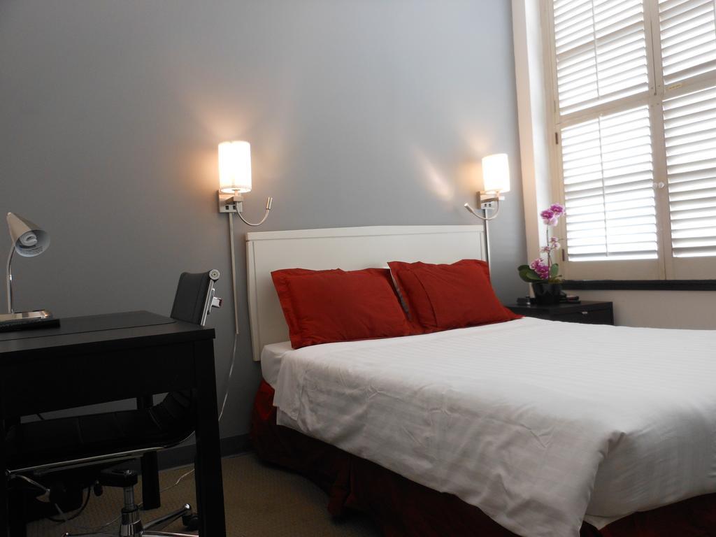 Deluxe Queen Room