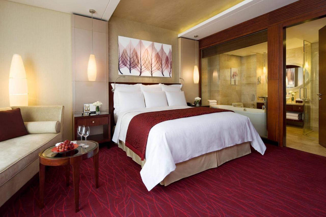 Executive Deluxe, Executive lounge access, Guest room, 1 Double