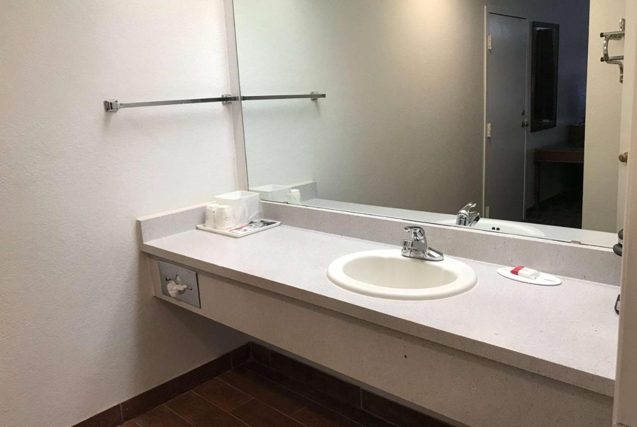 King Room - Mobility Access/Non-Smoking