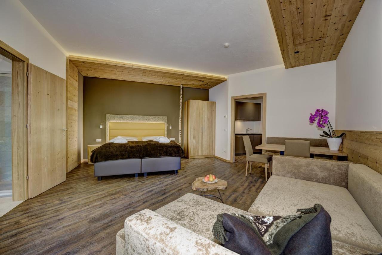 Apartment mit Balkon