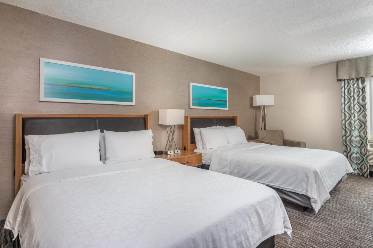 Standard Queen Room with Two Queen Beds - Communications Accessible